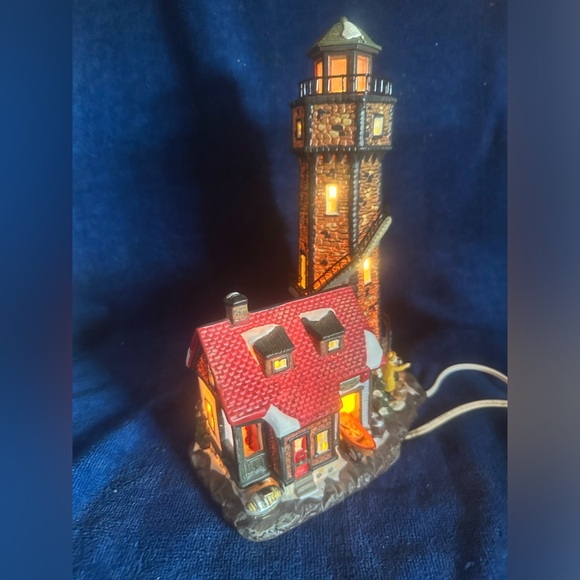 Santa's Workbench Victorian Hammersmith's Harbour Lighthouse Coastal Christmas - Picture 5 of 14